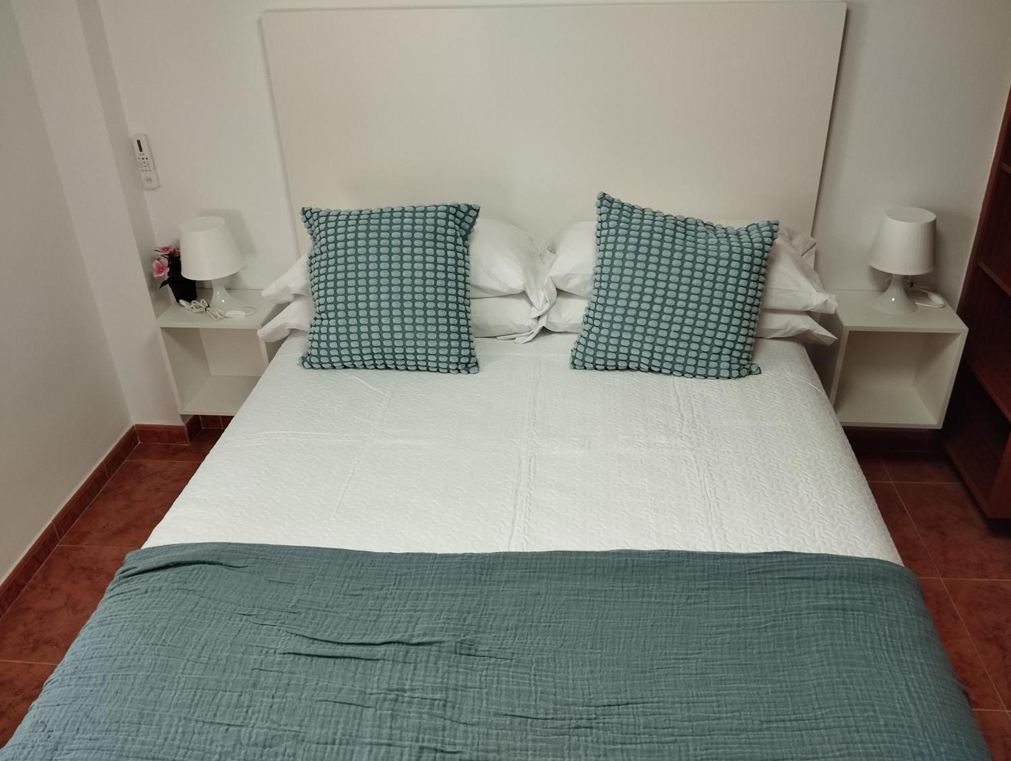 Apartamento Lidia Planta 1, La Carihuela 1ª Linea Playa, Vistas Mar, 1 Dormitorio, 52 M2, 1-3 Huesped, Amplio Balcon, Wifi Torremolinos Buitenkant foto